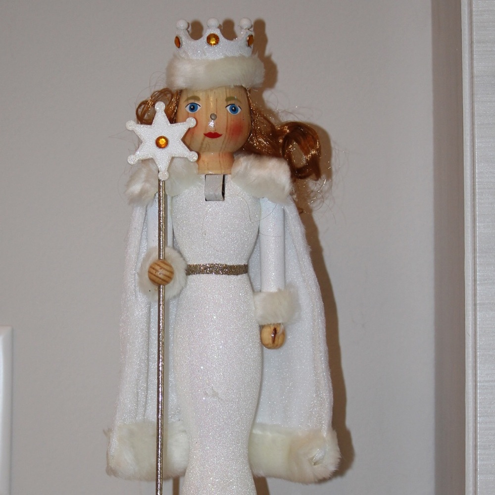 Angel figure